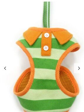 Dogo easily go Polo harness. Size Large with matching leash.
